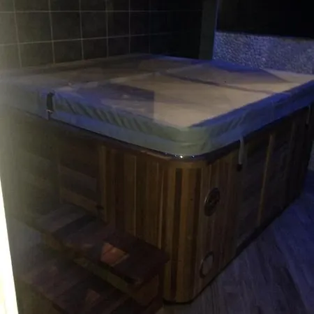 Vakantiehuis De Gamme Jacuzzi Sauna Clermont-Ferrand